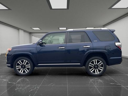 Used 2014 Toyota 4Runner Limited AWD/4WD image 9