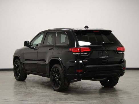 Used 2019 Jeep Grand Cherokee Altitude RWD image 6