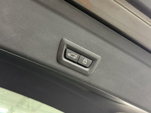 Used 2023 BMW X6 xDrive40i w/ M Sport Package image 39