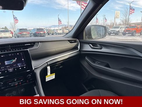 New 2025 Jeep Grand Cherokee Laredo image 41