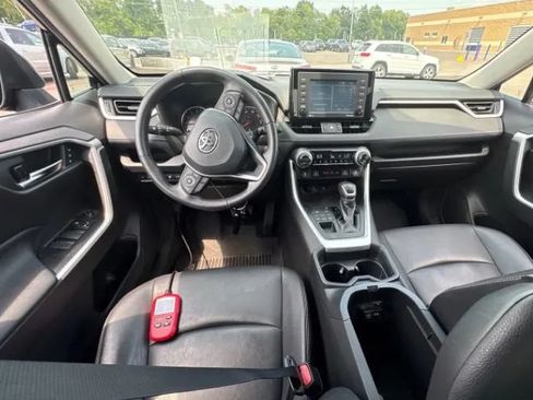 Used 2020 Toyota RAV4 XLE Premium AWD/4WD image 2