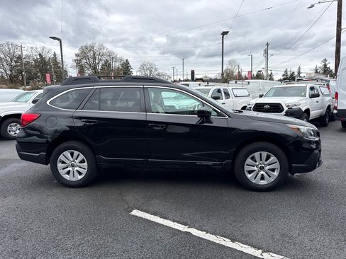 Used 2019 Subaru Outback 2.5i Premium image 8