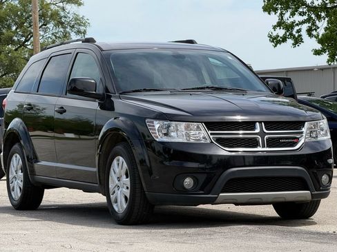 Used 2019 Dodge Journey SE w/ Premium Group FWD image 7