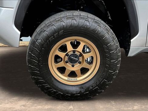 Used 2025 Toyota Tundra Limited w/ TRD Off-Road Package AWD/4WD image 37