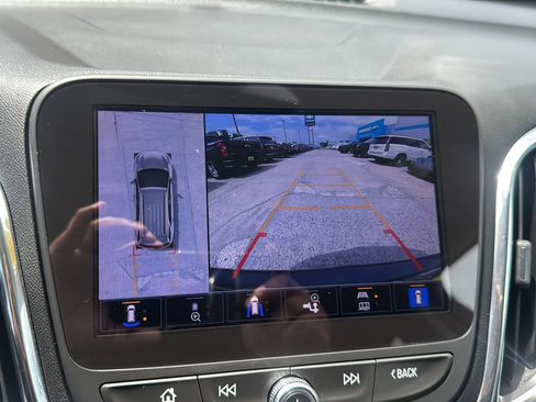 Used 2022 Chevrolet Equinox LT AWD/4WD image 36
