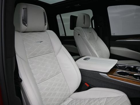 Used 2025 Cadillac Escalade ESV Sport Platinum w/ LPO, Floor Liner Package AWD/4WD image 45