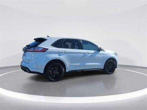 Used 2024 Ford Edge ST w/ Equipment Group 401A image 8