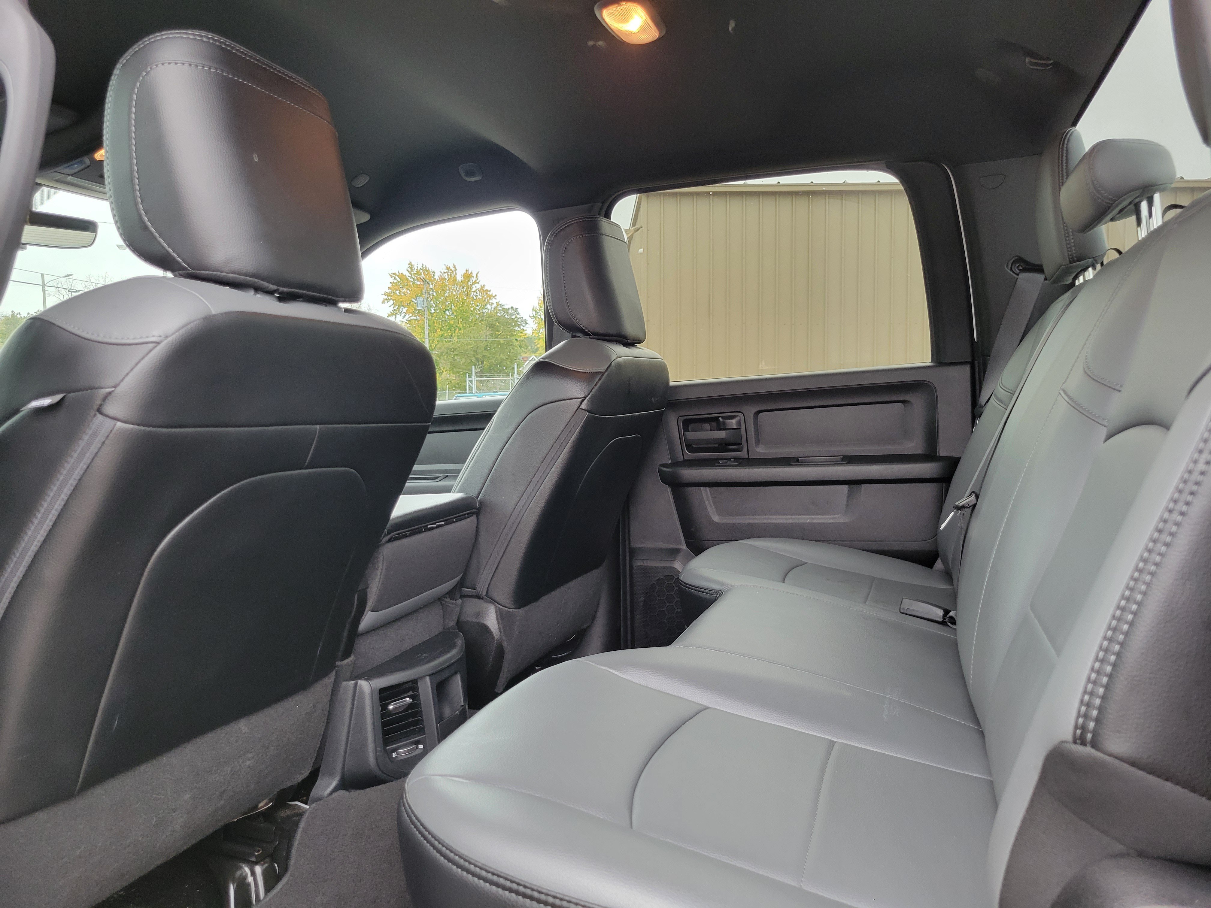 Used 2023 RAM 2500 Tradesman w/ Chrome Appearance Group AWD/4WD image 19