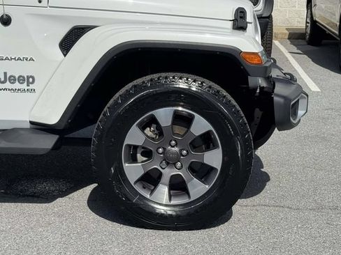 Used 2021 Jeep Wrangler Unlimited Sahara AWD/4WD image 8
