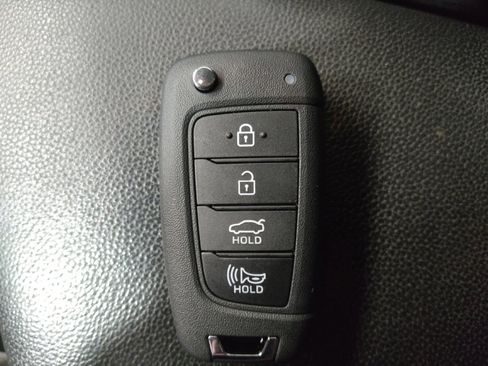 Used 2024 Hyundai Elantra SE FWD image 32