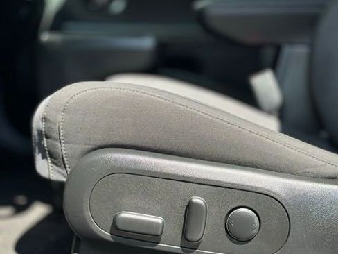 Certified 2025 Hyundai Ioniq 5 SE RWD image 11