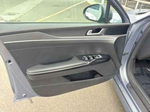 Used 2022 Kia K5 LXS image 6