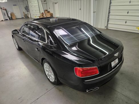 Used 2018 Bentley Flying Spur V8 AWD/4WD image 5