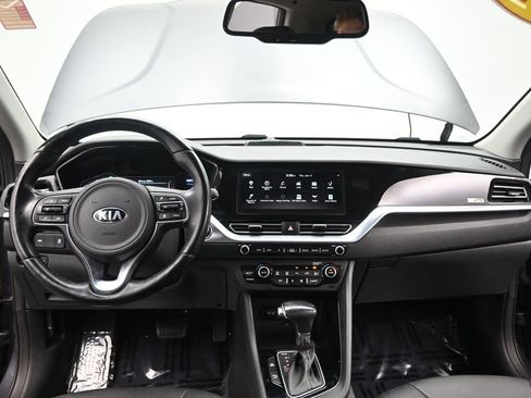 Used 2020 Kia Niro EX Premium FWD image 39