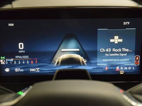 Used 2025 Chevrolet Traverse High Country image 54