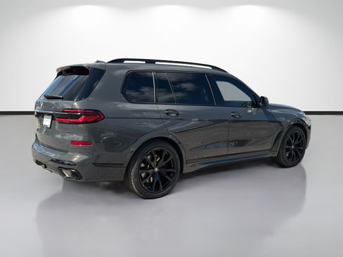 Used 2025 BMW X7 xDrive40i w/ Executive Package AWD/4WD image 3