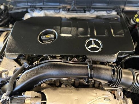 Used 2023 Mercedes-Benz GLB 250 4MATIC image 37