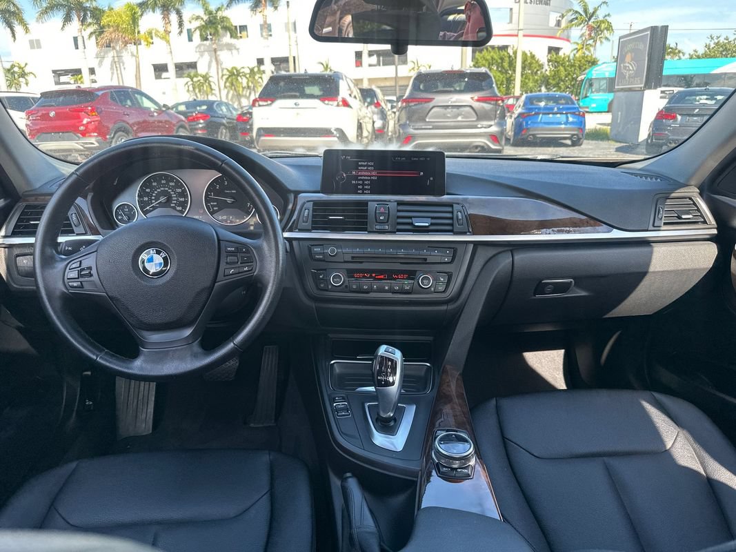Used 2014 BMW 320i xDrive Sedan AWD/4WD image 27