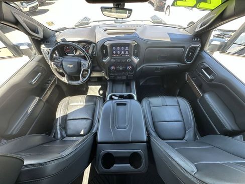 Used 2022 Chevrolet Silverado 3500 High Country w/ Technology Package AWD/4WD image 18