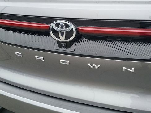Used 2023 Toyota Crown AWD/4WD image 23