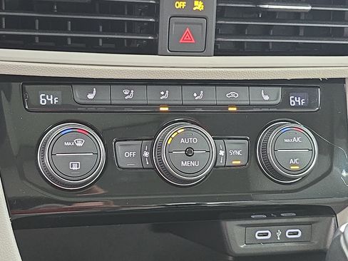 Certified 2023 Volkswagen Jetta SE FWD image 23