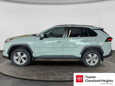Used 2022 Toyota RAV4 XLE w/ Convenience Package AWD/4WD image 8