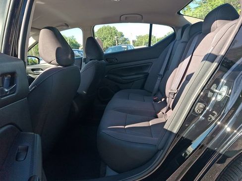 Used 2025 Nissan Altima 2.5 SV AWD/4WD image 10