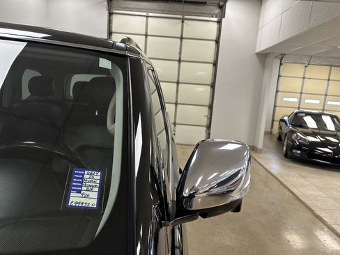 Used 2020 Nissan Armada SL w/ Premium Package image 24