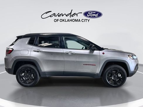 Used 2024 Jeep Compass Trailhawk AWD/4WD image 9