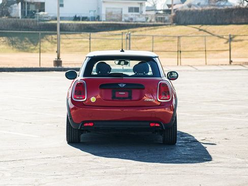 Certified 2024 MINI Cooper SE image 6