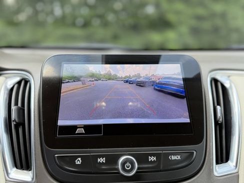 Used 2024 Chevrolet Malibu LT FWD image 19