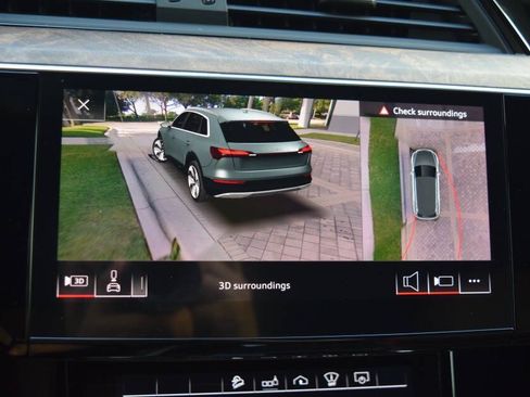 Used 2019 Audi e-tron Prestige w/ Prestige Package AWD/4WD image 60