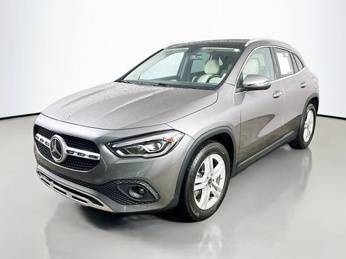 Used 2023 Mercedes-Benz GLA 250 4MATIC w/ Premium Package image 3