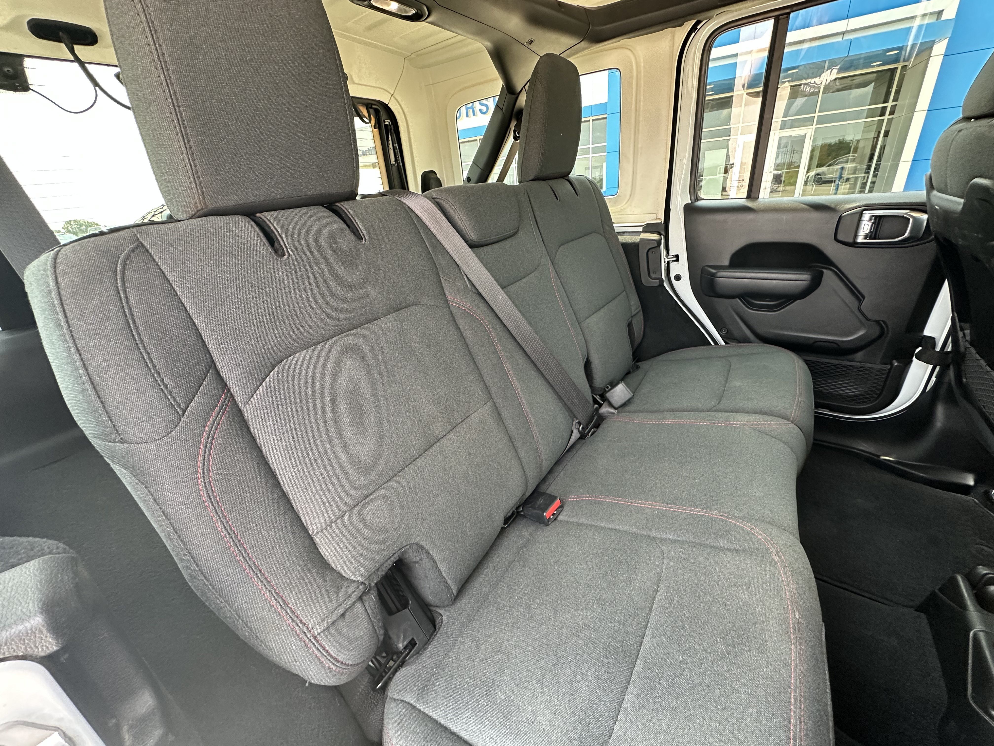 Used 2024 Jeep Wrangler Unlimited Rubicon AWD/4WD image 22