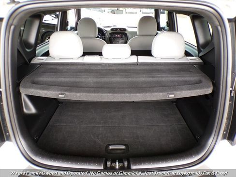 Used 2015 Kia Soul + image 9