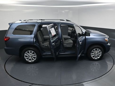 Used 2021 Toyota Sequoia Platinum RWD image 21