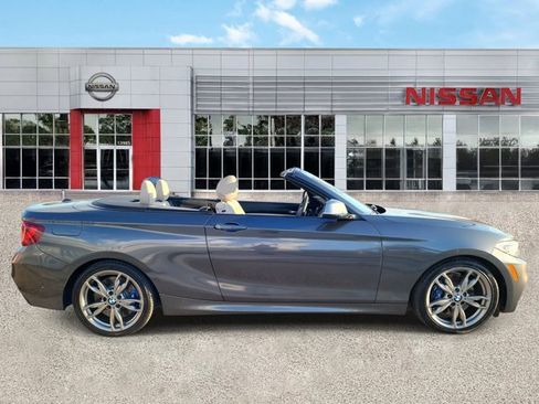 Used 2015 BMW M235i Convertible image 3