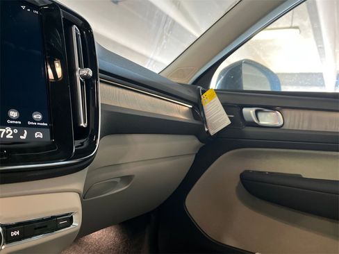 New 2026 Volvo XC40 B5 Ultra w/ Protection Package Premier image 19