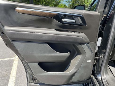 Used 2025 Chevrolet Tahoe High Country image 20
