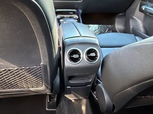Used 2022 Mercedes-Benz GLB 250 image 21