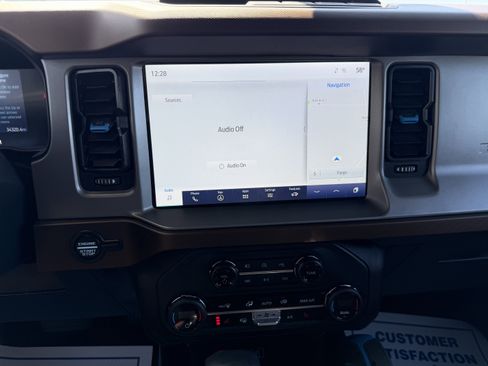 Used 2023 Ford Bronco Outer Banks AWD/4WD image 16