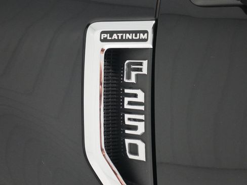Certified 2022 Ford F250 Platinum image 26