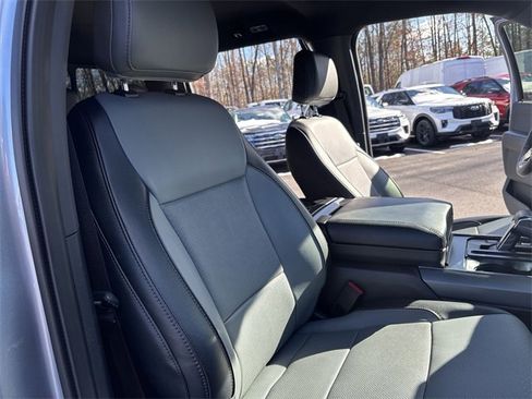 Used 2022 Ford F150 Lightning Lariat image 24