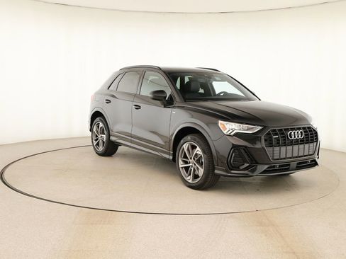 New 2025 Audi Q3 2.0T Premium image 9