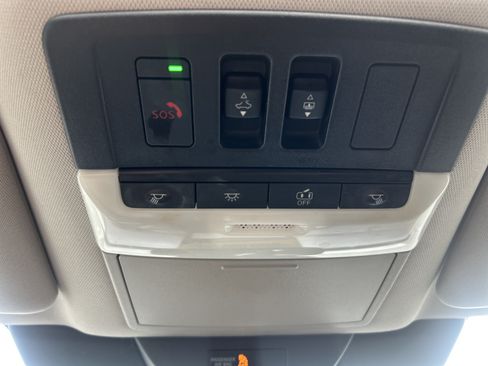 Used 2022 Nissan Pathfinder SL w/ SL Premium Package FWD image 23