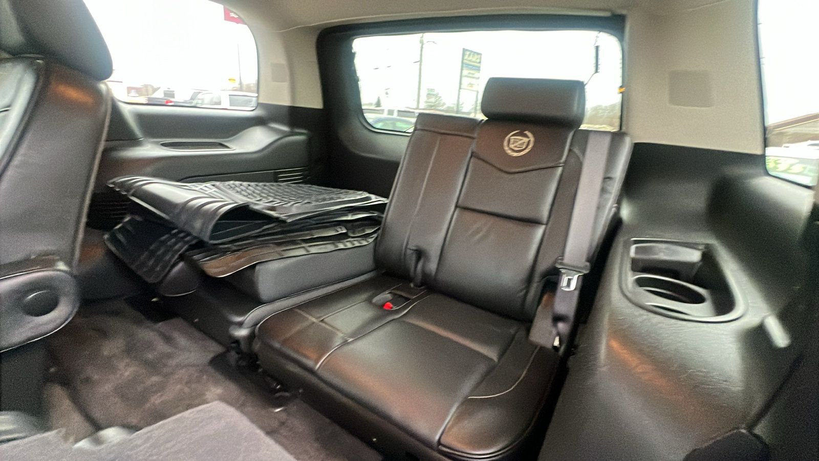 Used 2012 Cadillac Escalade Platinum AWD/4WD image 17
