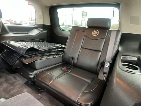 Used 2012 Cadillac Escalade Platinum image 17