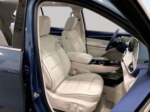 Used 2026 Buick Enclave Avenir w/ Super Cruise Package AWD/4WD image 7