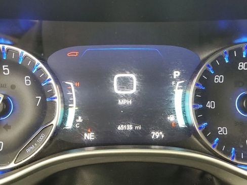 Used 2023 Chrysler Pacifica Touring-L image 25