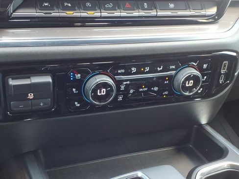 Used 2024 Chevrolet Silverado 1500 High Country w/ Technology Package AWD/4WD image 29